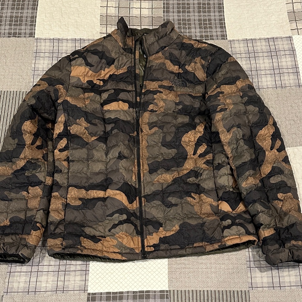Camouflage North Face insulated jacket large